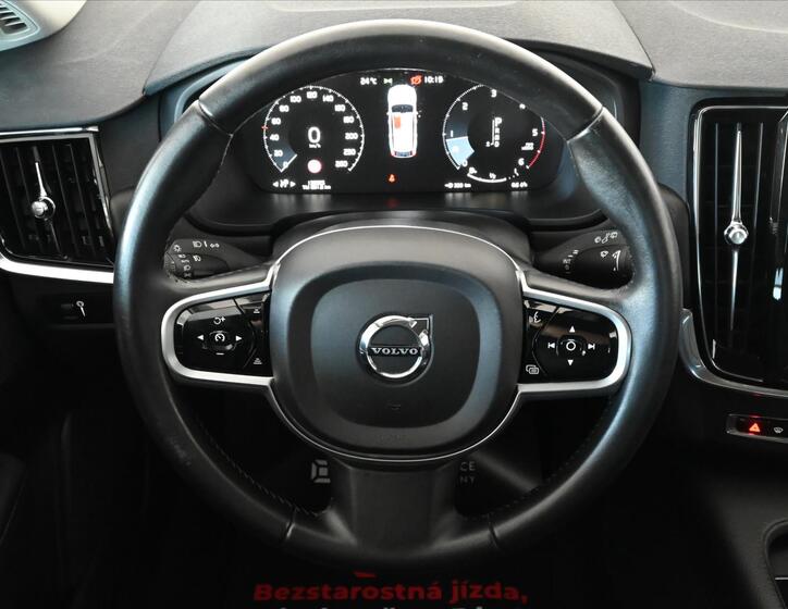 Volvo V90 16