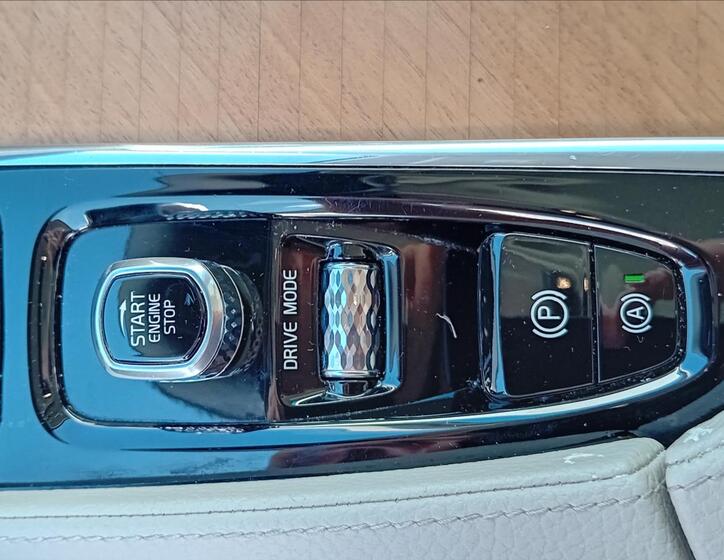 Volvo S90 17