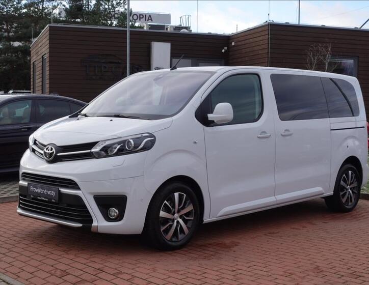 Toyota ProAce Verso 1