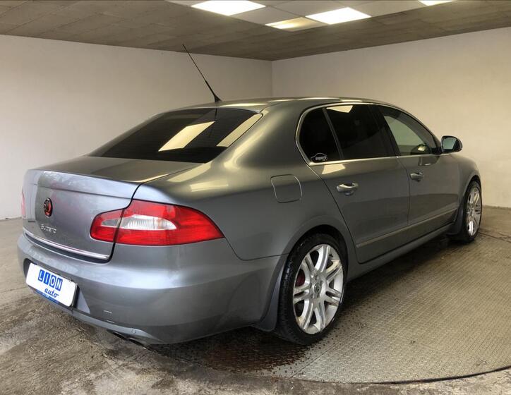 Škoda Superb 40