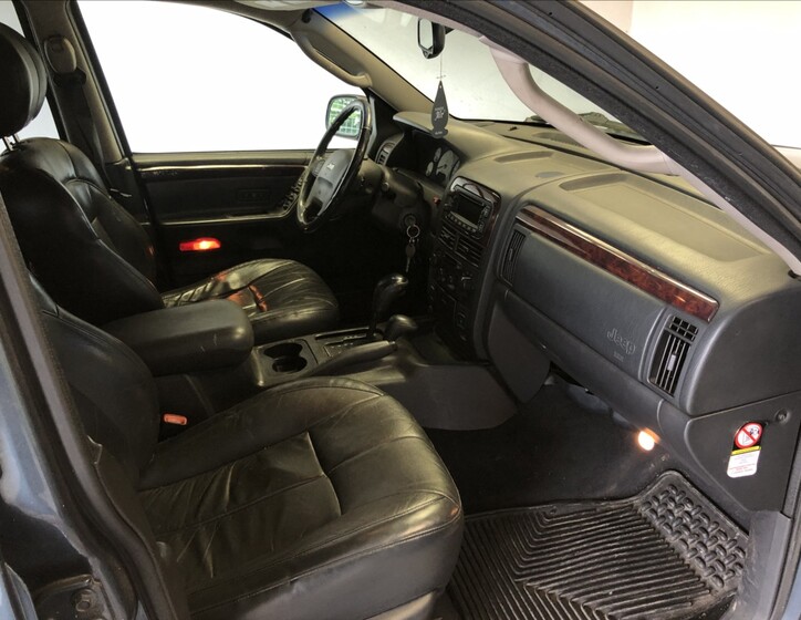 Jeep Grand Cherokee 12