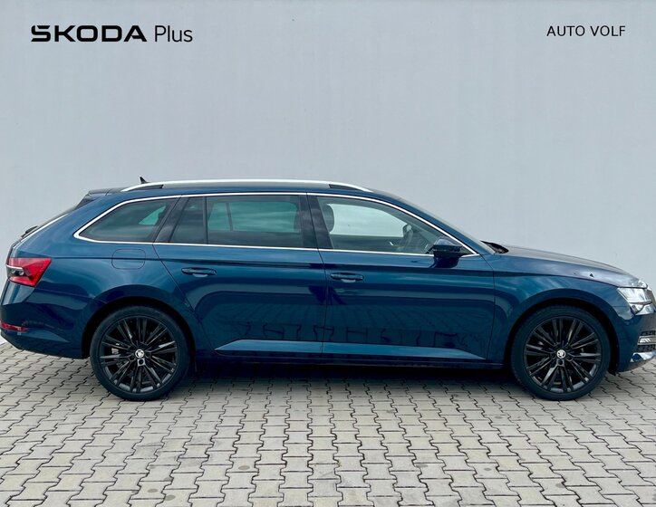 Škoda Superb 9