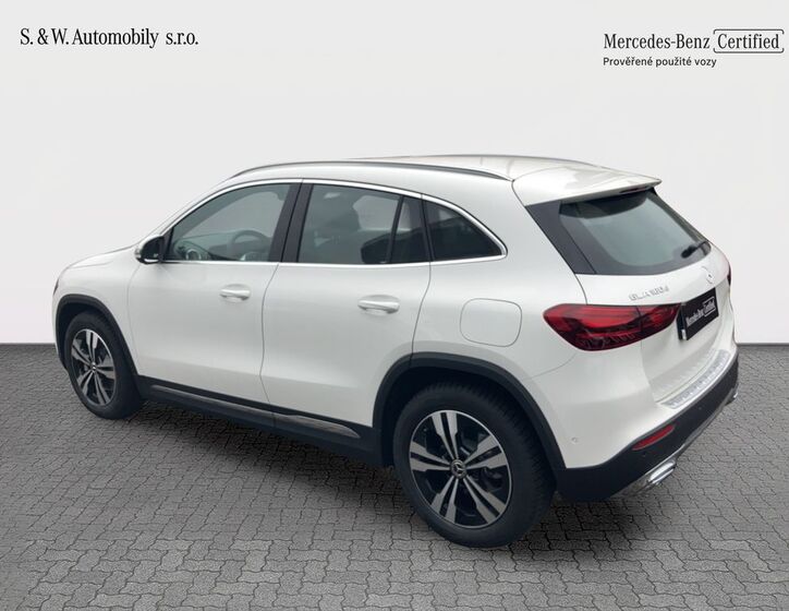 Mercedes-Benz GLA 7