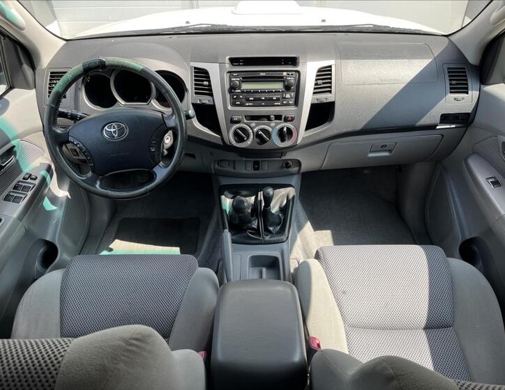 Toyota Hilux 14