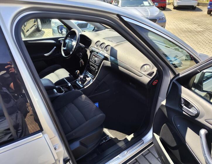 Ford S-MAX 27