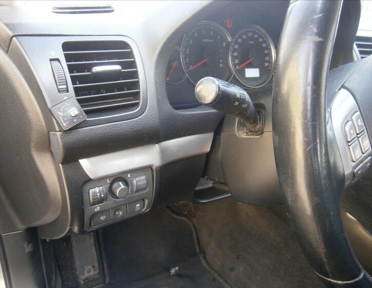 Subaru Legacy 12