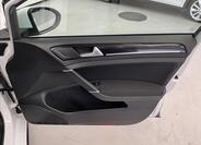 Volkswagen Golf 26