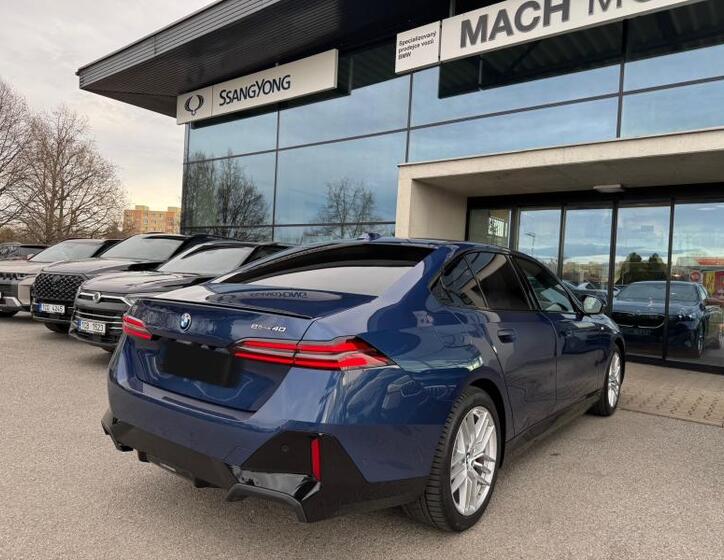 BMW i5 7