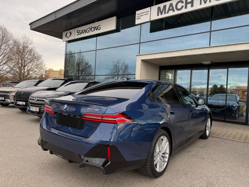 BMW i5