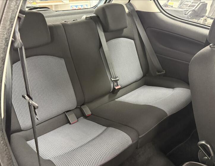 Peugeot 206 11