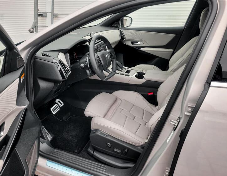 DS Automobiles DS7 Crossback 12