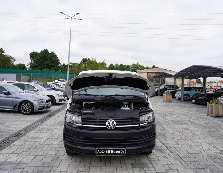 Volkswagen Transporter 9