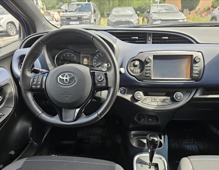 Toyota Yaris 6