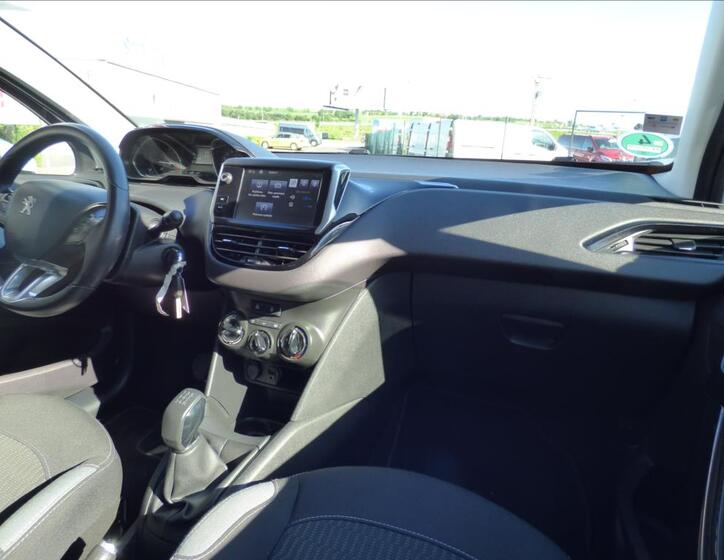 Peugeot 208 42