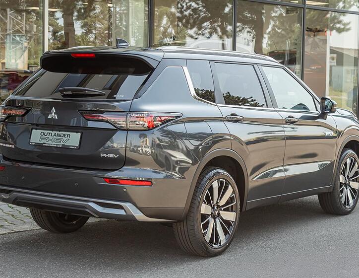 Mitsubishi Outlander 6
