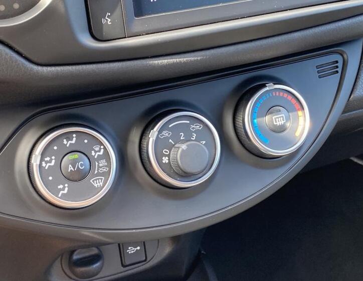 Toyota Yaris 24