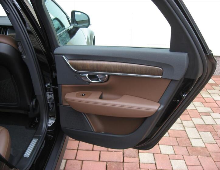 Volvo V90 21