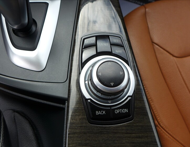 BMW Řada 3 25