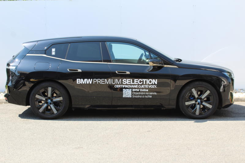BMW iX