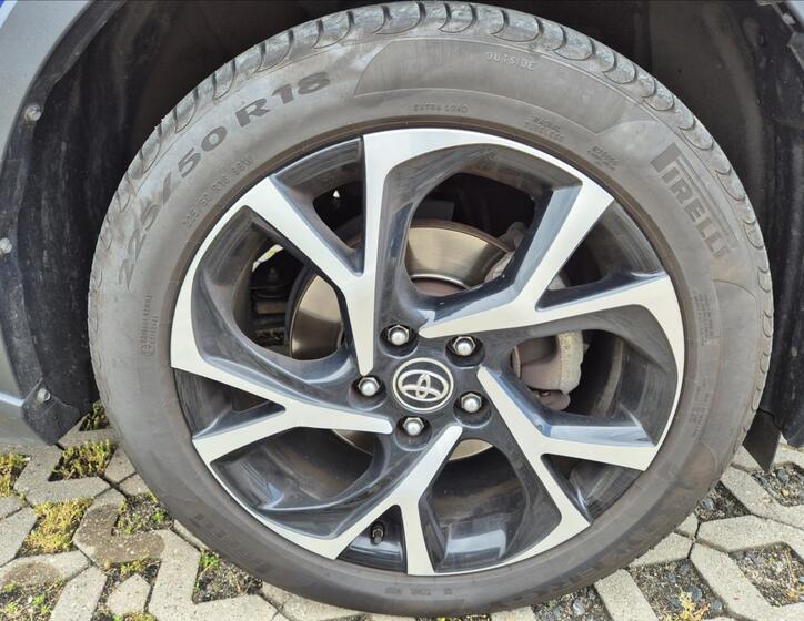 Toyota C-HR 23