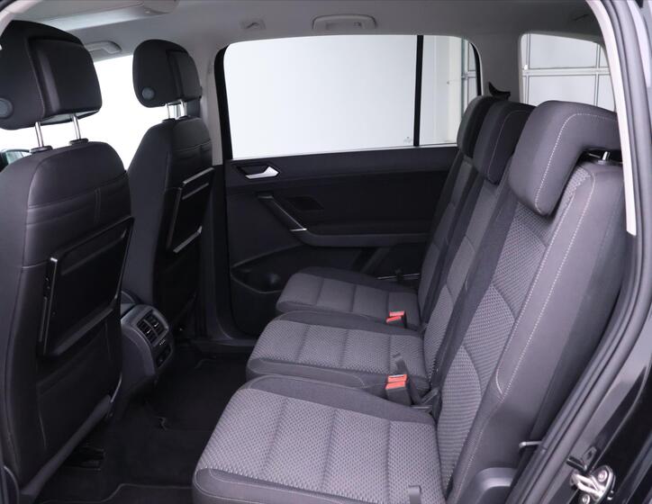 Volkswagen Touran 17