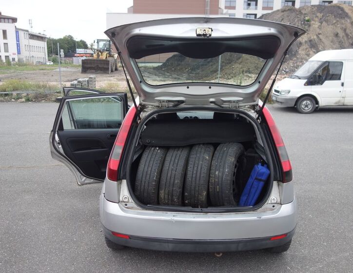 Ford Fiesta 12