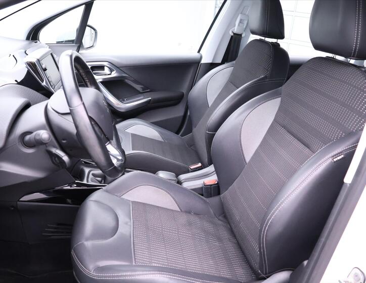 Peugeot 2008 11