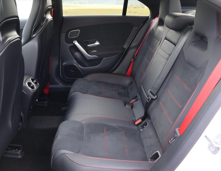 Mercedes-Benz CLA 16
