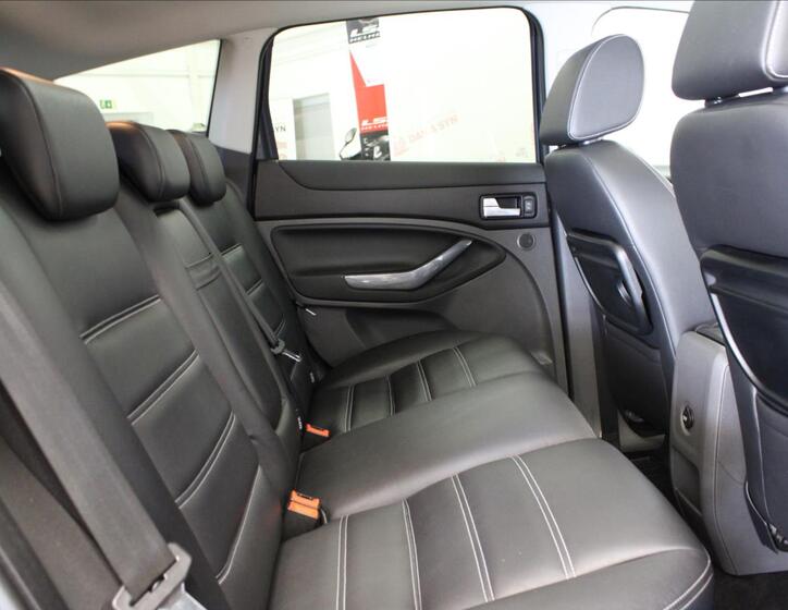 Ford Kuga 13