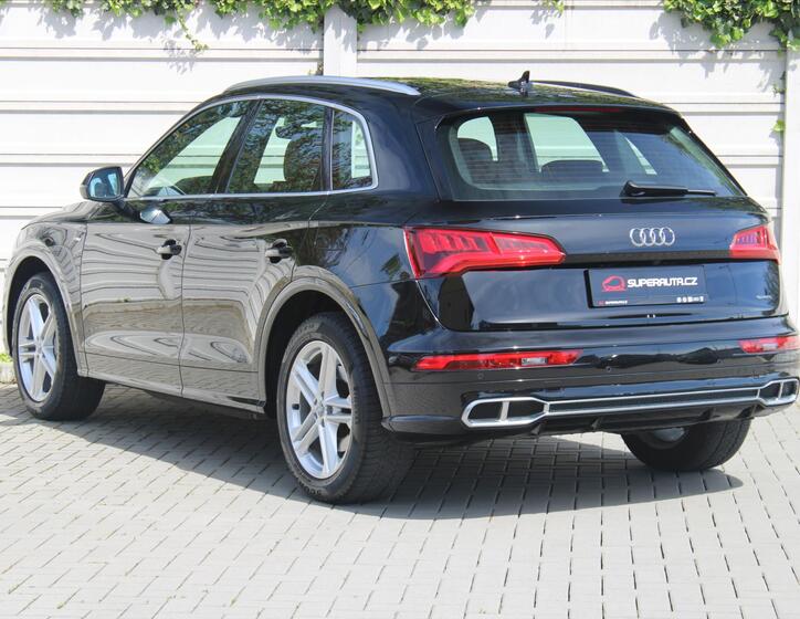 Audi Q5 4
