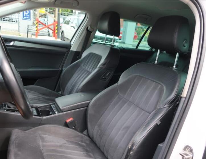 Škoda Superb 10
