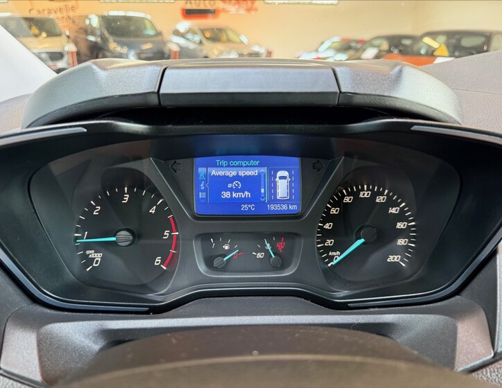 Ford Tourneo Custom 18