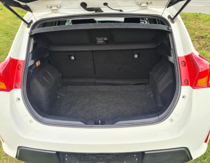 Toyota Auris 6