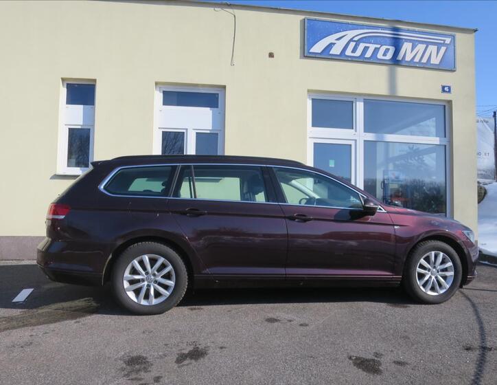 Volkswagen Passat 2