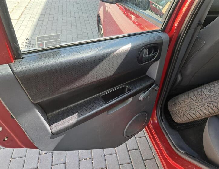 Mitsubishi Colt 30