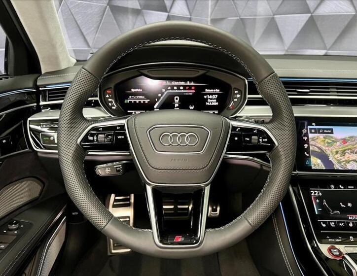 Audi S8 11