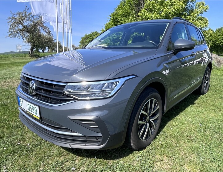 Volkswagen Tiguan 1
