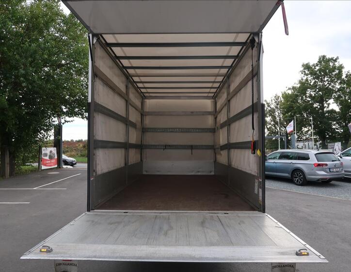Mercedes-Benz Sprinter 19
