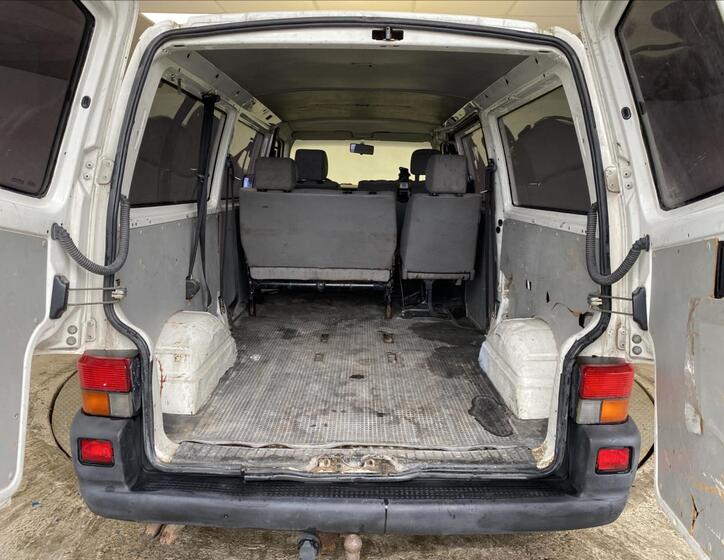 Volkswagen Transporter 12