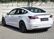 Tesla Model 3 4