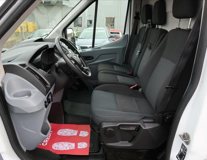 Ford Transit 12