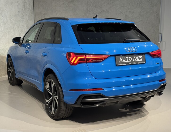 Audi Q3 11