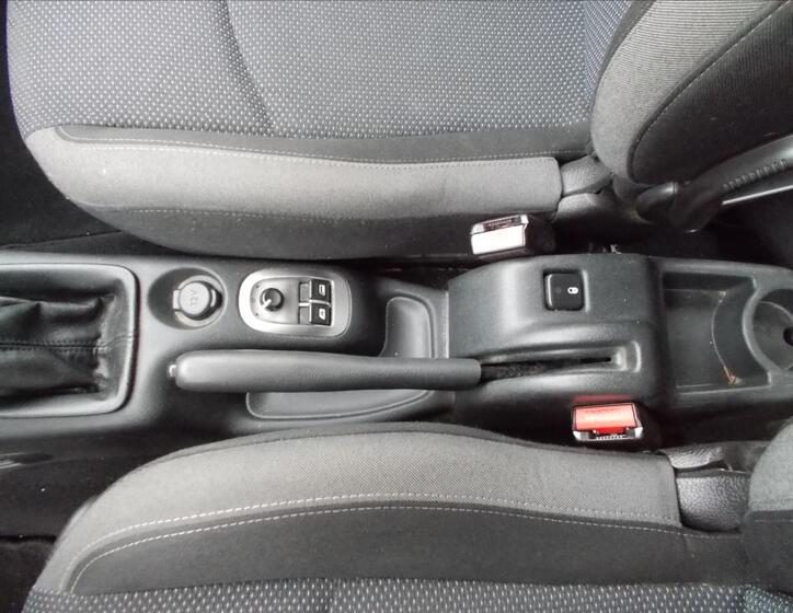 Peugeot 206 21