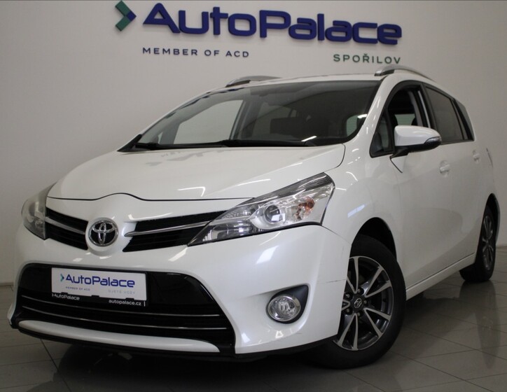 Toyota Verso 1