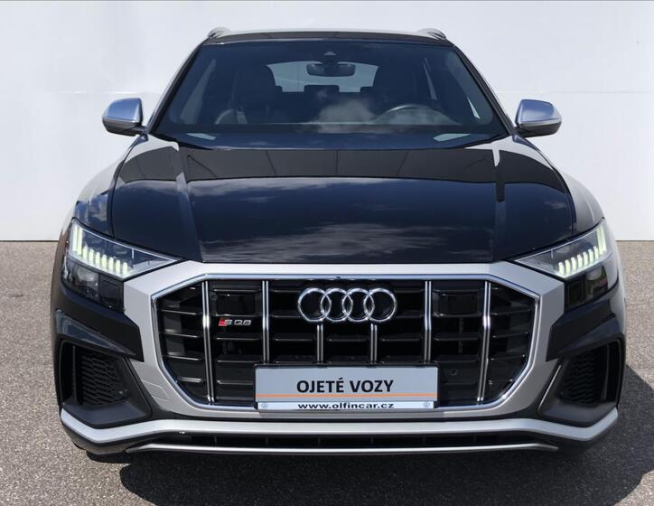 Audi SQ8 4