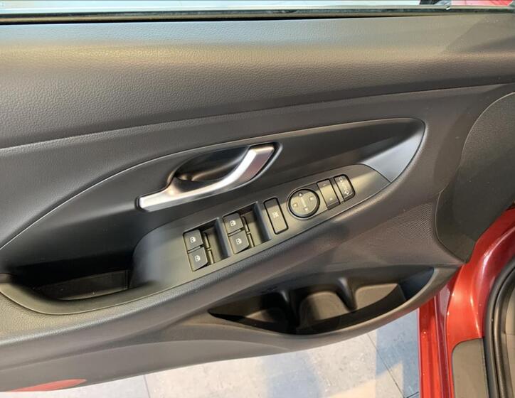 Hyundai i30 25