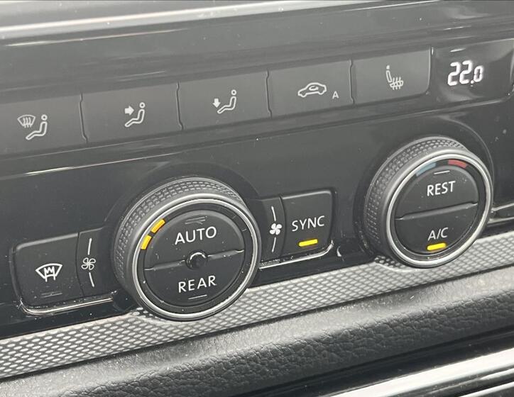 Volkswagen Multivan 18