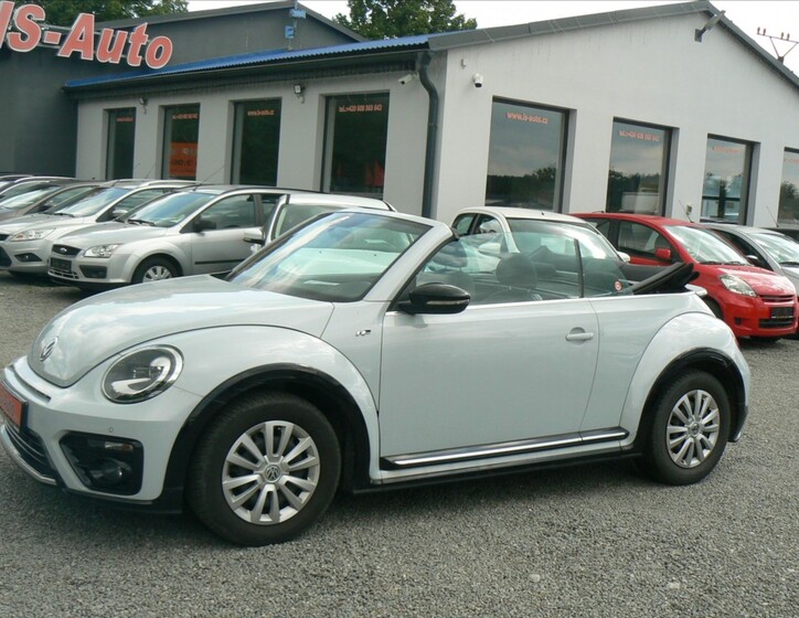 Volkswagen New Beetle 1