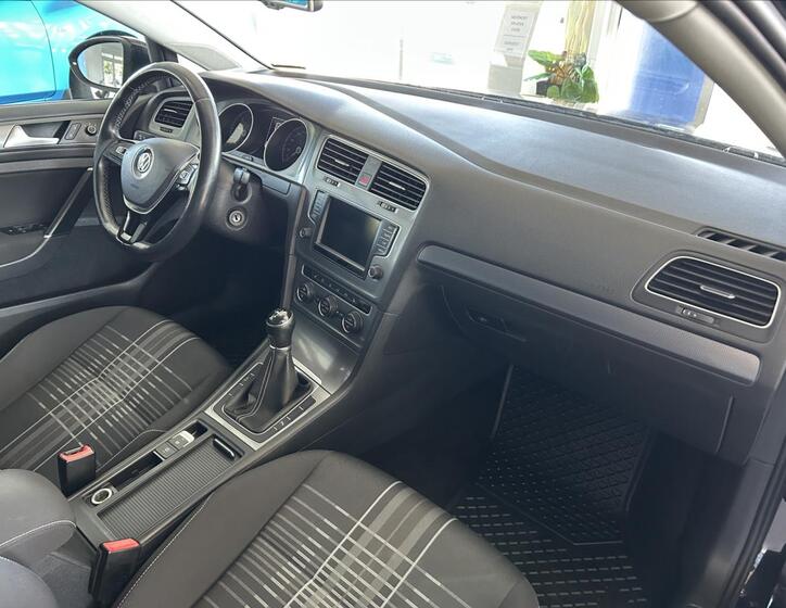 Volkswagen Golf 9