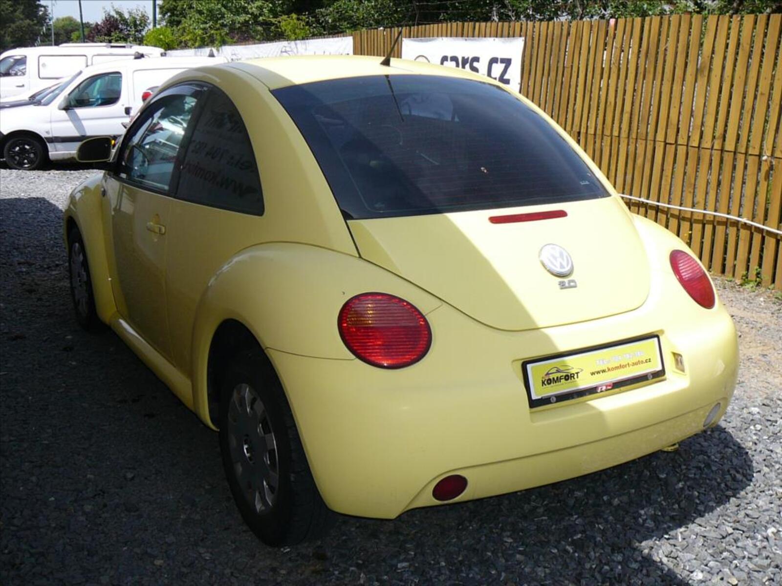 Volkswagen New Beetle 6